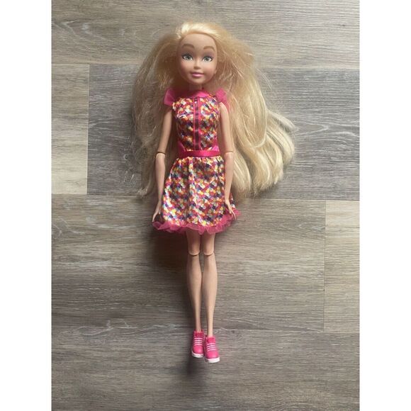 JoJo Siwa Articulated Doll 16 " - dressed - Picture 2 of 4